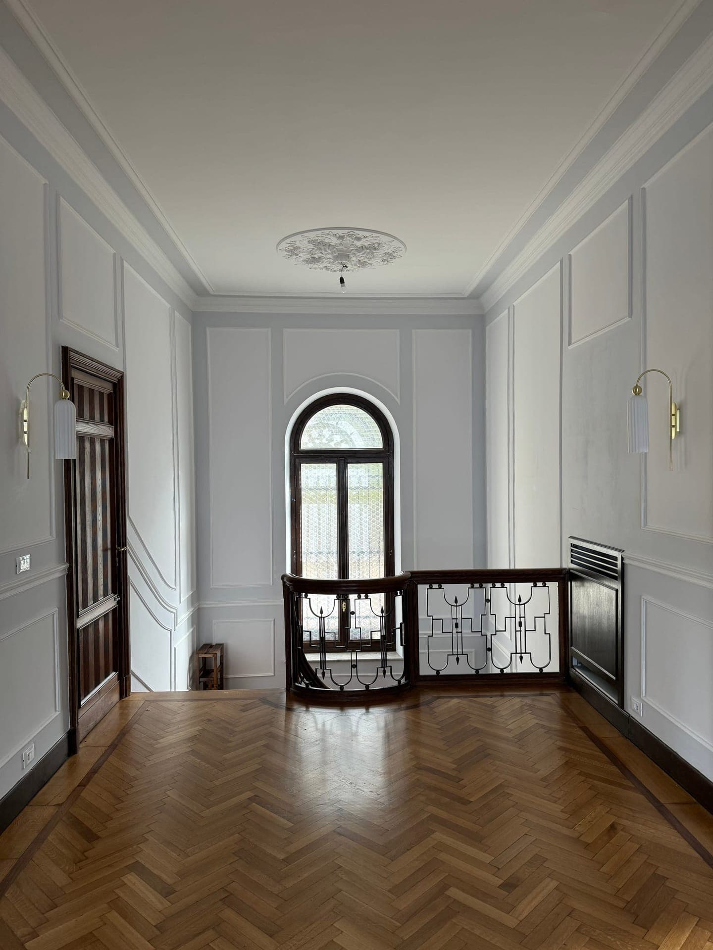 Upstairs Living Room — photo 3